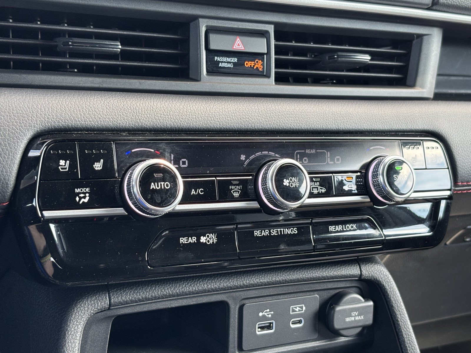 Used 2025 Honda Pilot Black Edition image 29