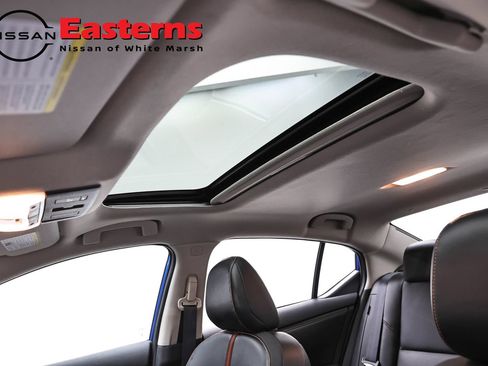 Used 2022 Nissan Sentra SR w/ SR Premium Package FWD image 33