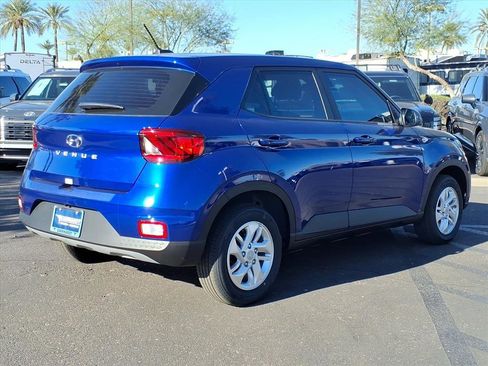 New 2026 Hyundai Venue SE FWD image 3