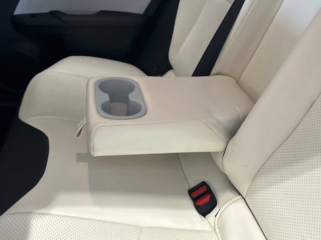 Used 2020 Toyota Prius LE AWD/4WD image 17