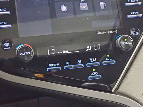 Used 2018 Toyota Camry XLE w/ Driver Assist Package FWD image 26