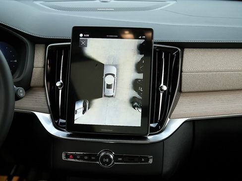 New 2026 Volvo XC90 T8 Plus image 27