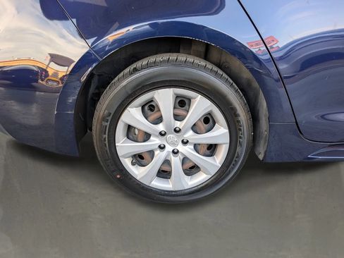 Used 2021 Toyota Corolla LE FWD image 11