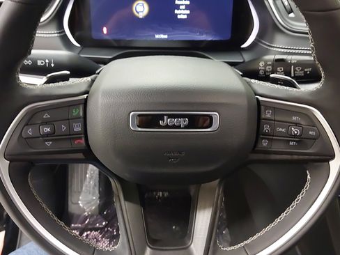 Used 2024 Jeep Grand Cherokee L Laredo AWD/4WD image 35