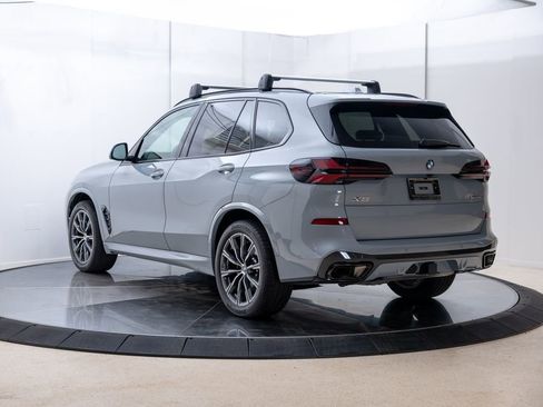 Used 2025 BMW X5 xDrive40i w/ M Sport Package AWD/4WD image 3