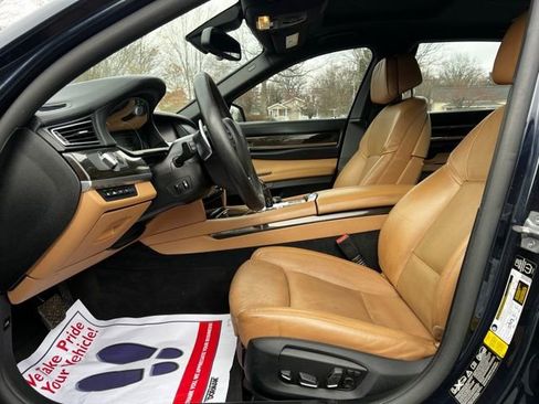 Used 2014 BMW 750Li xDrive image 11