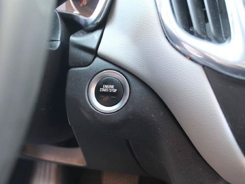 Used 2021 Chevrolet Equinox LT FWD image 17