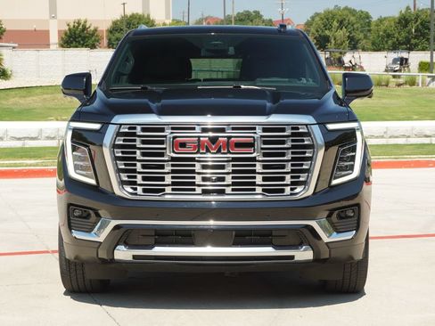 Used 2025 GMC Yukon Denali AWD/4WD image 7