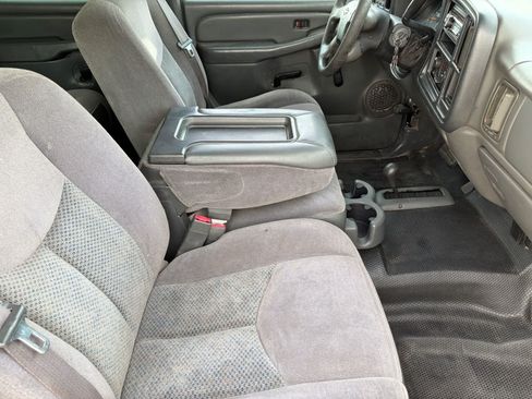 Used 2007 Chevrolet Silverado 2500 W/T w/ Skid Plate Package AWD/4WD image 11