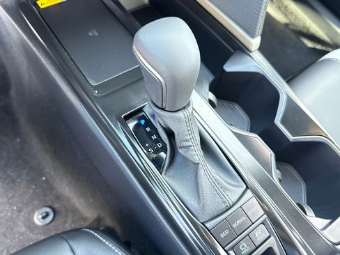 New 2026 Toyota Camry Hybrid FWD image 27