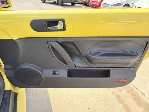 Used 2007 Volkswagen Beetle Convertible w/ Package 1 FWD image 45