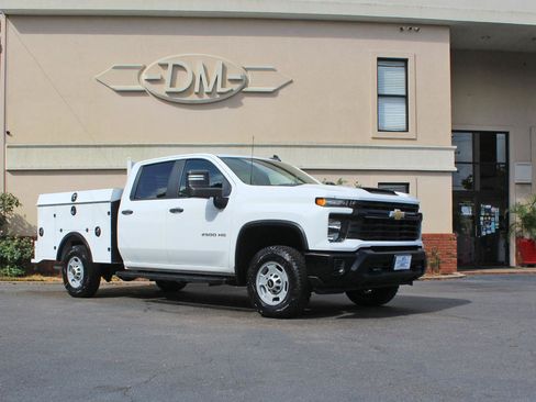Used 2024 Chevrolet Silverado 2500 W/T w/ WT Convenience Package AWD/4WD image 5