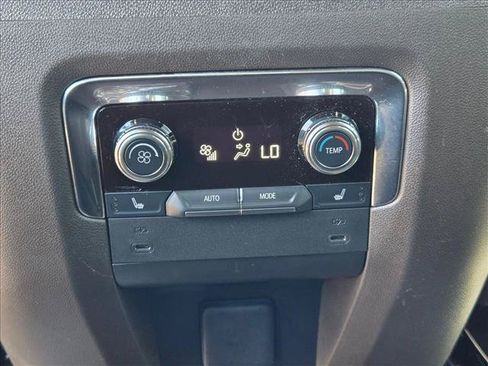 Used 2025 GMC Yukon Elevation w/ Technology Package AWD/4WD image 24