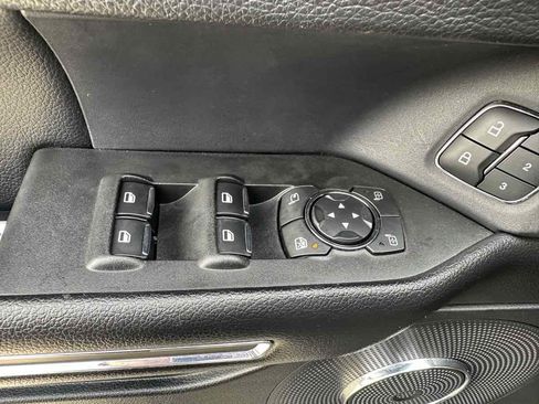 Used 2020 Ford Expedition XLT w/ Equipment Group 202A AWD/4WD image 12