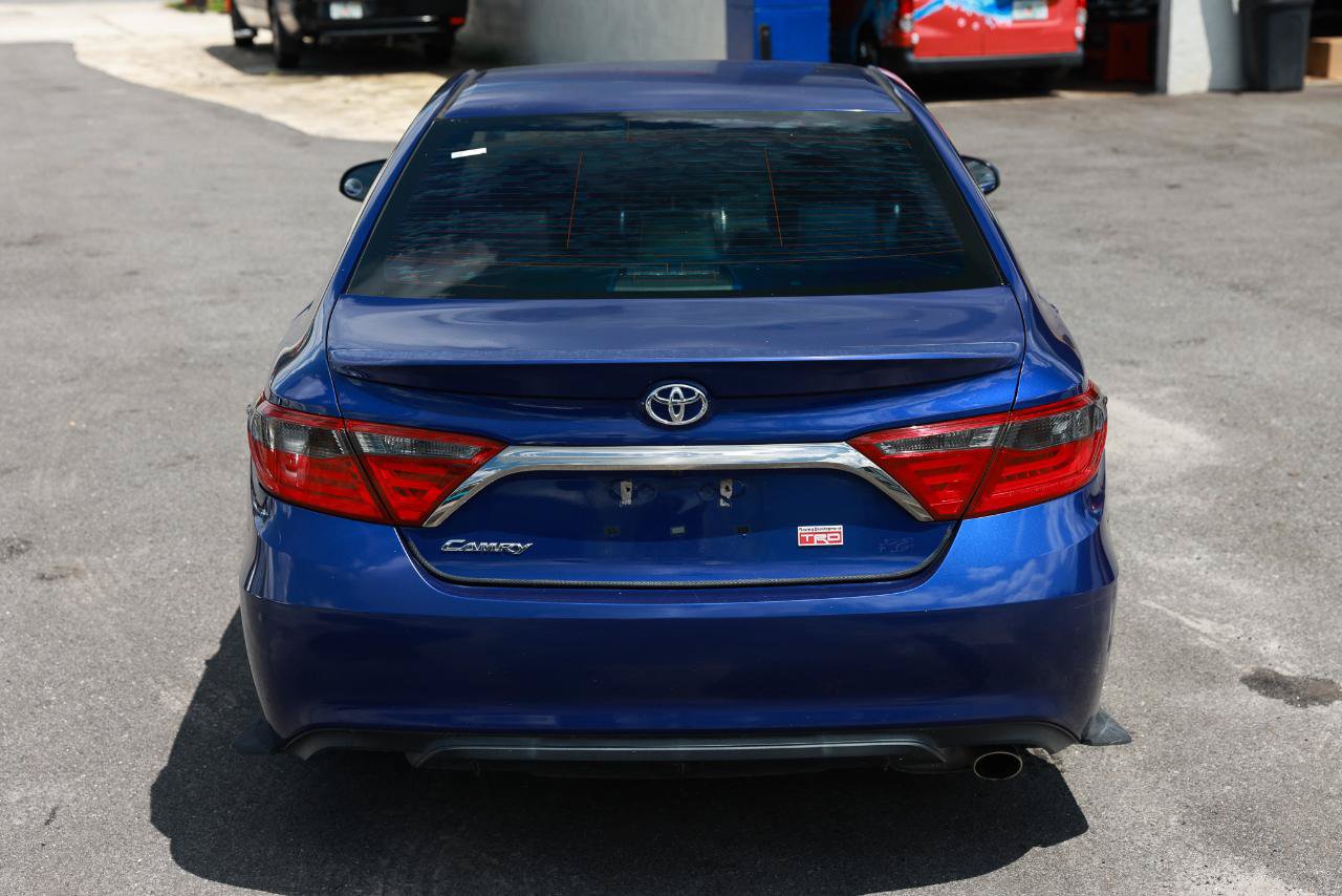Used 2015 Toyota Camry SE FWD image 7