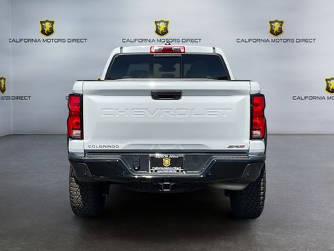 Used 2024 Chevrolet Colorado ZR2 w/ Technology Package AWD/4WD image 6