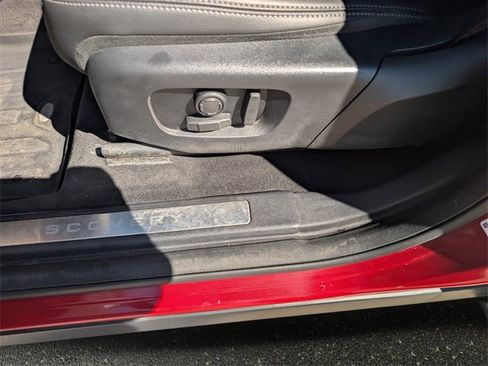 Used 2024 Land Rover Discovery Sport Dynamic SE image 17