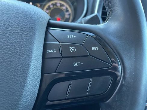 Used 2019 Jeep Cherokee Altitude image 16
