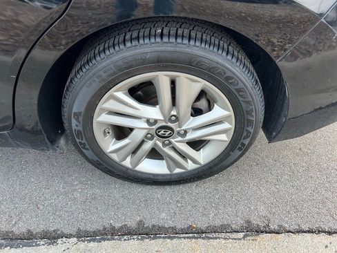 Used 2019 Hyundai Elantra SEL w/ Cargo Package image 13