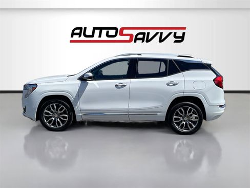 Used 2024 GMC Terrain Denali image 4