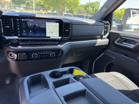 Used 2025 Chevrolet Silverado 2500 LT w/ Convenience Package AWD/4WD image 27