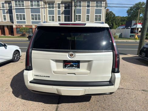 Used 2015 Cadillac Escalade Luxury image 6
