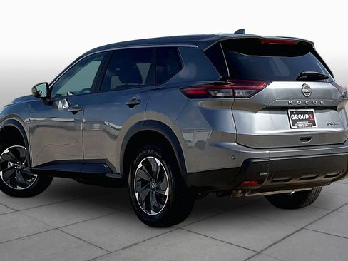 Used 2024 Nissan Rogue SV AWD/4WD image 12