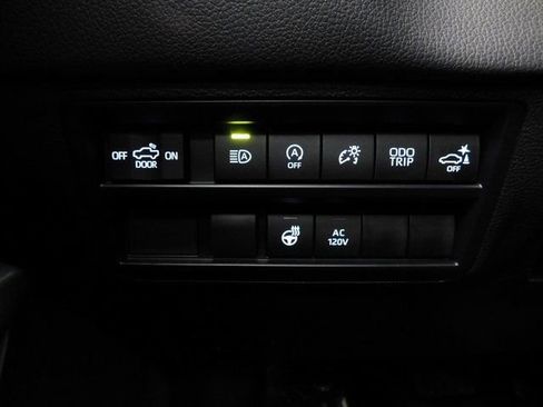 Used 2025 Toyota Tundra Limited image 27