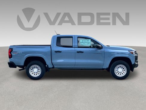 New 2025 Chevrolet Colorado W/T image 28