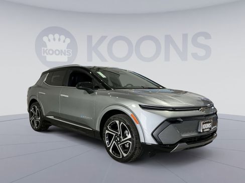 New 2026 Chevrolet Equinox EV LT image 18