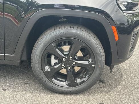New 2026 Jeep Grand Cherokee Limited AWD/4WD image 12