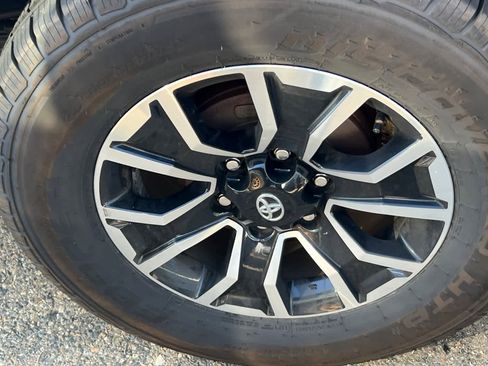 Certified 2023 Toyota Tacoma TRD Sport w/ TRD Premium Sport Package image 21