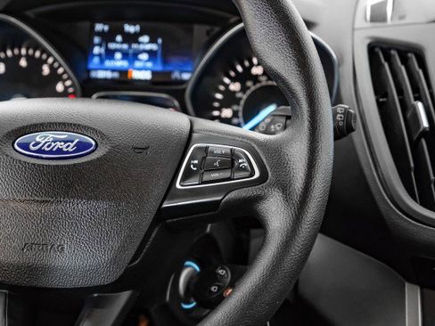 Used 2018 Ford Escape SE w/ SE Sync 3 Package AWD/4WD image 16