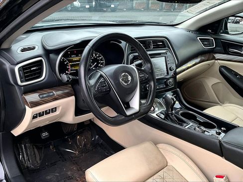 Used 2018 Nissan Maxima Platinum image 13