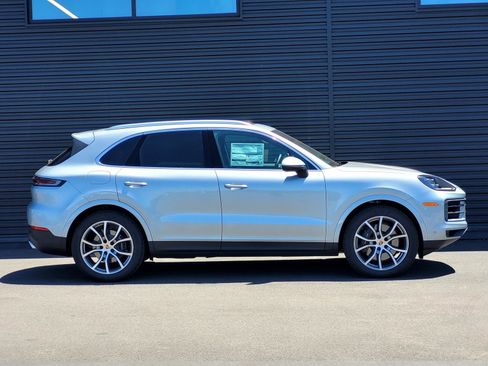 New 2026 Porsche Cayenne AWD/4WD image 8