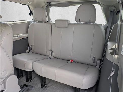 Used 2016 Toyota Sienna XLE w/ XLE Navigation Package image 20