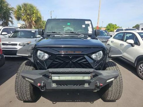 Used 2019 Jeep Wrangler Unlimited Sport AWD/4WD image 6