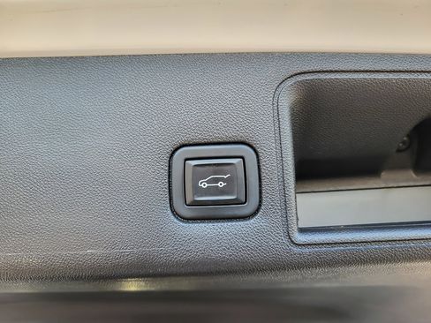 Certified 2020 GMC Terrain SLT w/ Preferred Package image 19