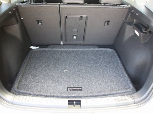 New 2025 Volkswagen Taos SE image 16