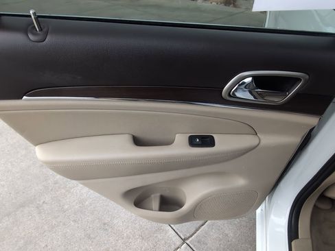 Used 2015 Jeep Grand Cherokee Overland w/ Advanced Technology Group image 28