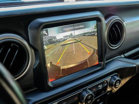 Used 2021 Jeep Gladiator Sport AWD/4WD image 16