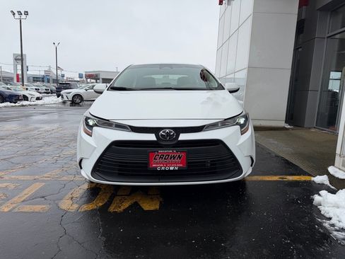 Used 2024 Toyota Corolla LE image 2