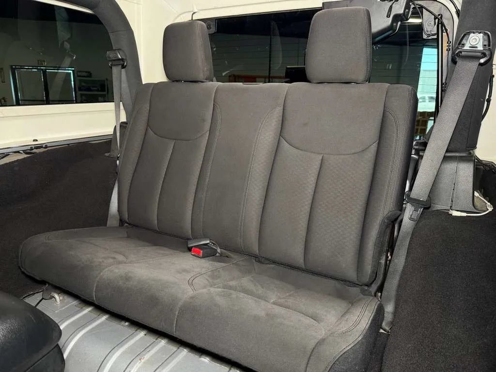 Used 2018 Jeep Wrangler Sport AWD/4WD image 22