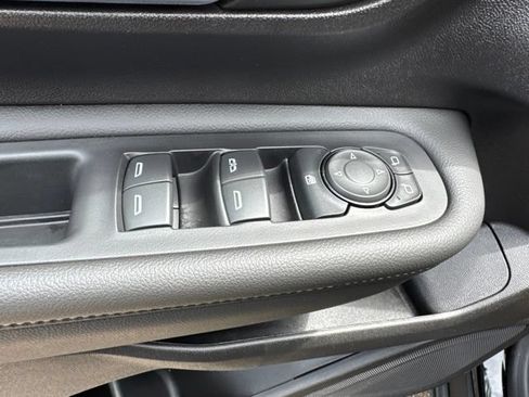 Used 2024 GMC Terrain SLE FWD image 9