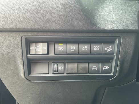 Used 2023 Toyota Tundra SR5 w/ SR5 Convenience Package AWD/4WD image 14