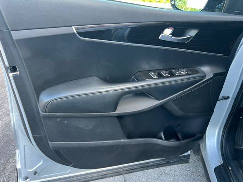 Used 2019 Kia Sorento S FWD image 11