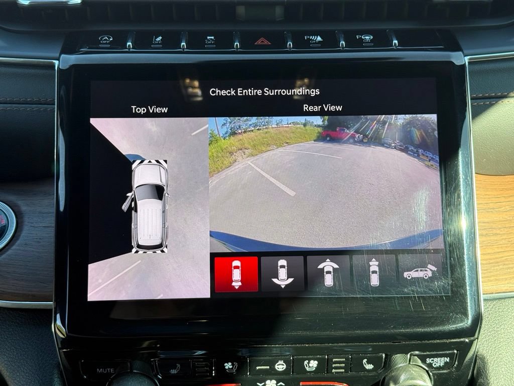 Used 2023 Jeep Grand Cherokee Summit AWD/4WD image 18