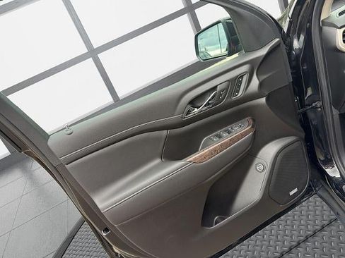 Used 2022 GMC Acadia Denali w/ LPO, Floor Liner Package AWD/4WD image 24
