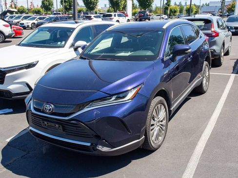 Used 2021 Toyota Venza XLE w/ Softex Package AWD/4WD image 3