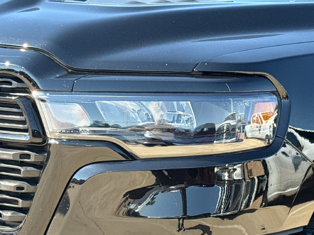 New 2026 RAM 1500 Express AWD/4WD image 4